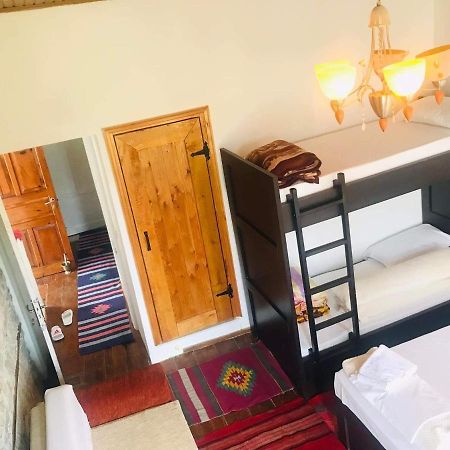 Flora'S Guesthouse 'The Fir Gate' Gjirokastër Екстериор снимка